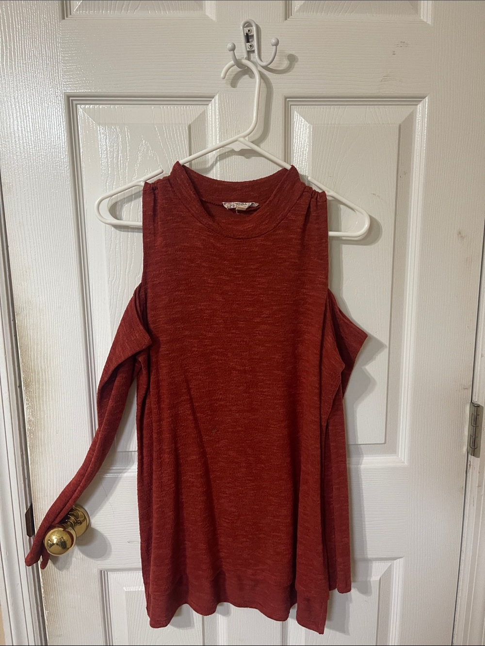 Pink Republic Cold-Shoulder Long Sleeve Top in Rust